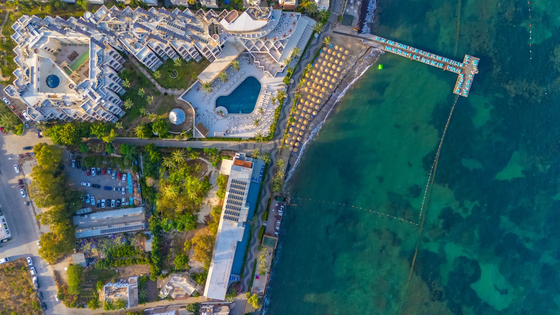 Arin Resort ve ahşap iskele havadan